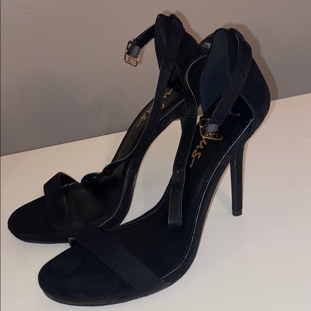 lulus black heals